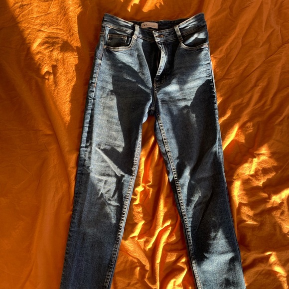 High Waisted Zara Skinny Jeans - Picture 4 of 5